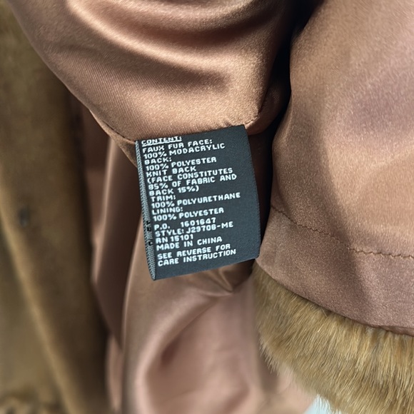 Jones New York Faux Fur Coat NWT size Large - Picture 6 of 6